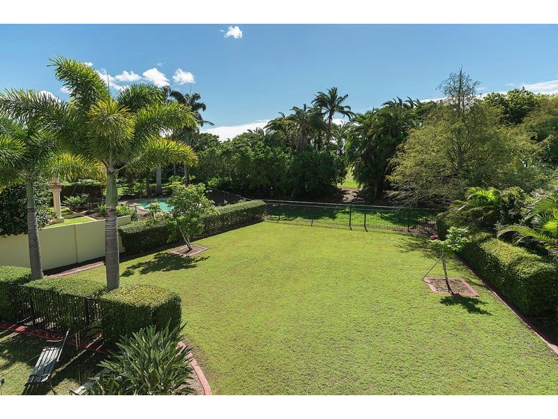 3160 Riverleigh Drive, Hope Island QLD 4212