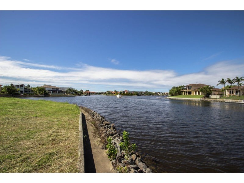 15 Pipers Point, Helensvale QLD 4212