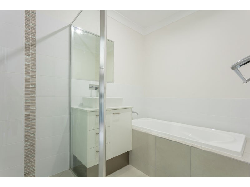 2 Oakwood Street, Pimpama QLD 4209