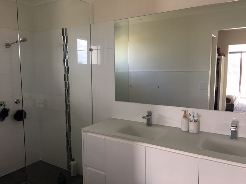 26 Walter Raleigh Cr, Hollywell QLD 4216