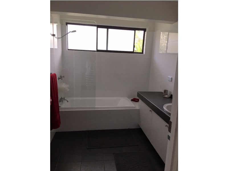 26 Walter Raleigh Cr, Hollywell QLD 4216