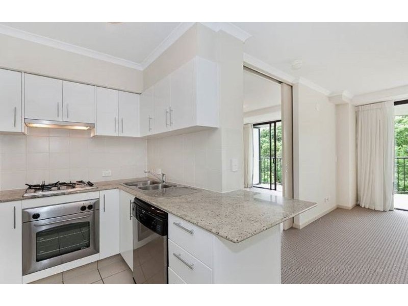 202 8 Land Street, Toowong QLD 4066