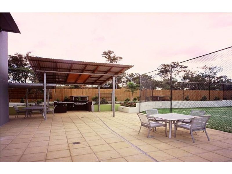 202 8 Land Street, Toowong QLD 4066