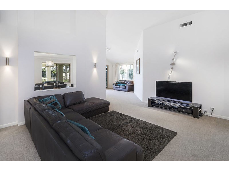2168 Beaufort Way, Hope Island QLD 4212