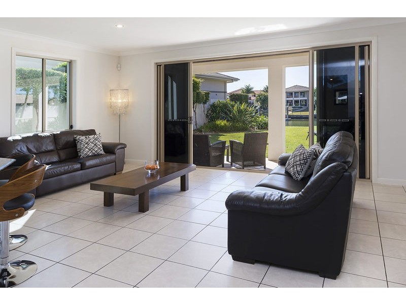 2168 Beaufort Way, Hope Island QLD 4212