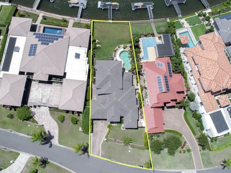 2168 Beaufort Way, Hope Island QLD 4212
