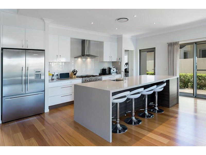 6180 Bolsena Circuit, Hope Island QLD 4212