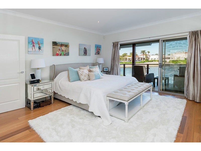 6180 Bolsena Circuit, Hope Island QLD 4212