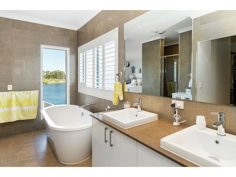 6180 Bolsena Circuit, Hope Island QLD 4212