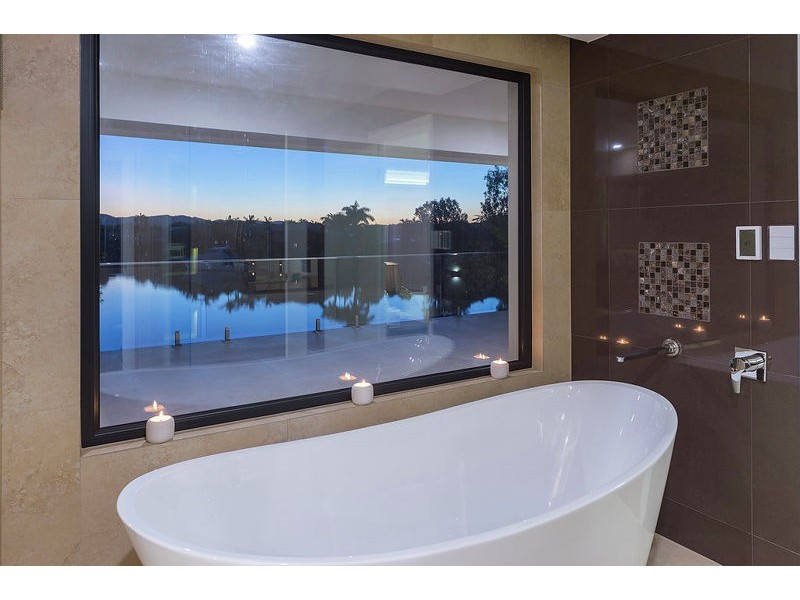 1051 Rosebank Way, Hope Island QLD 4212