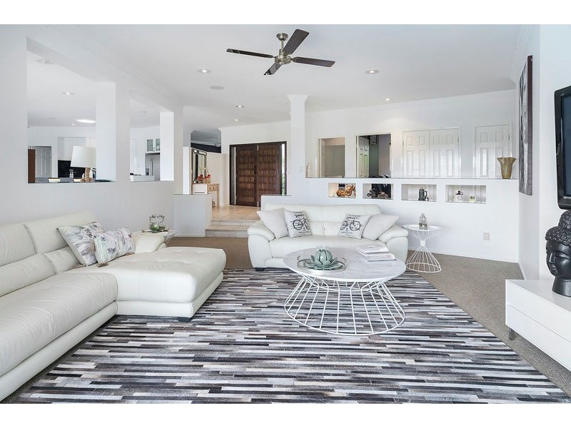 1033 Rosebank Way, Hope Island QLD 4212
