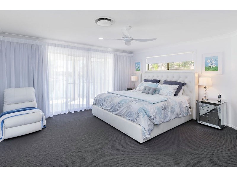 1055 Rosebank Way West, Hope Island QLD 4212