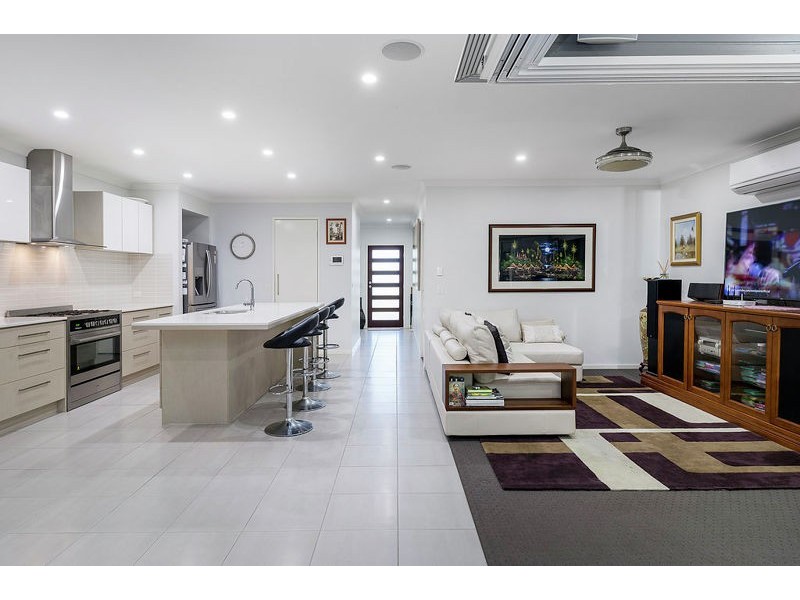 28 Galley Road, Hope Island QLD 4212