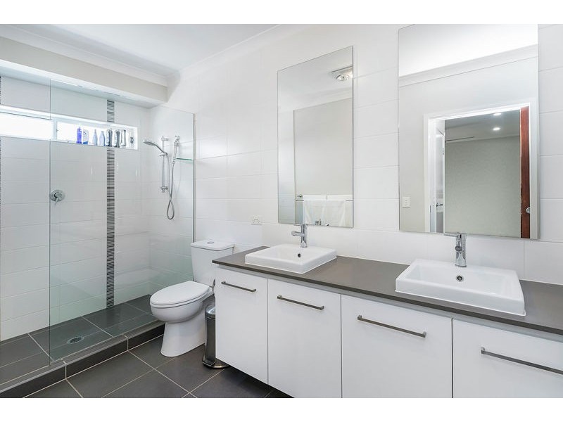 28 Galley Road, Hope Island QLD 4212