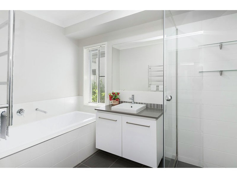 28 Galley Road, Hope Island QLD 4212