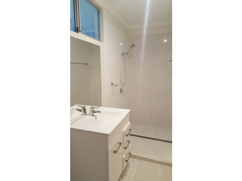 143 Old Bay Rd, Deception Bay QLD 4508