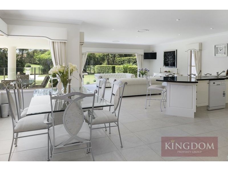 3171 Riverleigh Drive, Hope Island QLD 4212