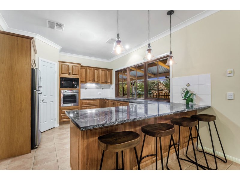 7 Stavewood Court, Highvale QLD 4520