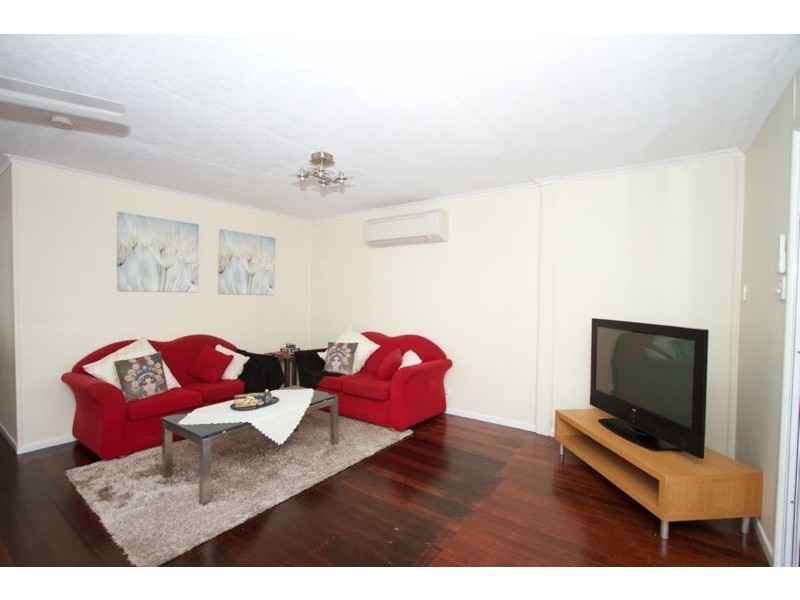 11 Copson Street, Clontarf QLD 4019