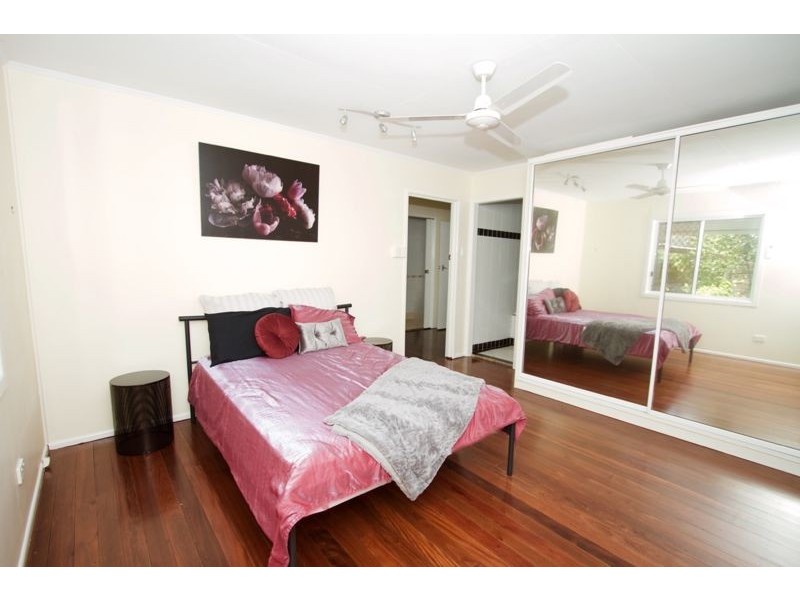 11 Copson Street, Clontarf QLD 4019