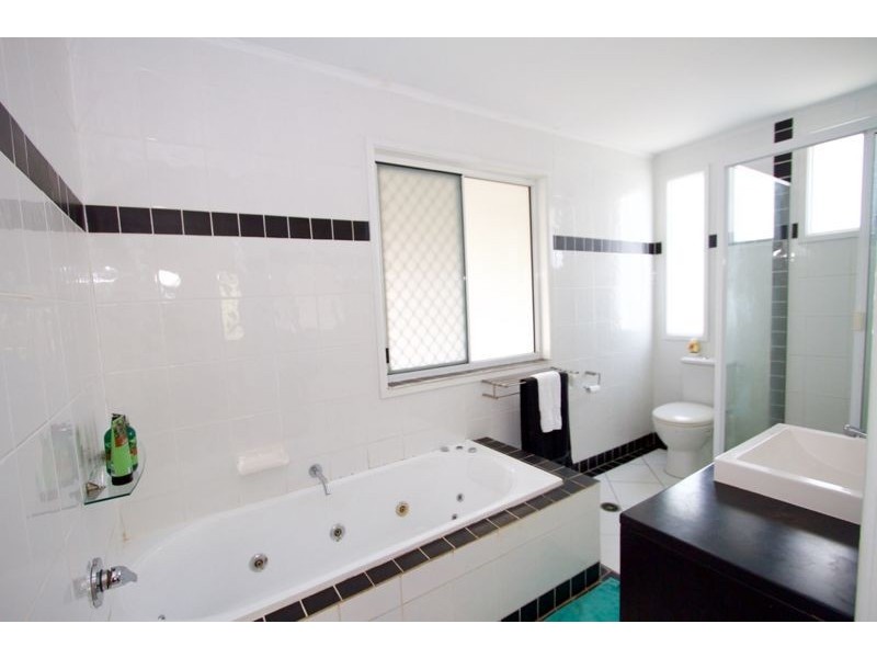 11 Copson Street, Clontarf QLD 4019