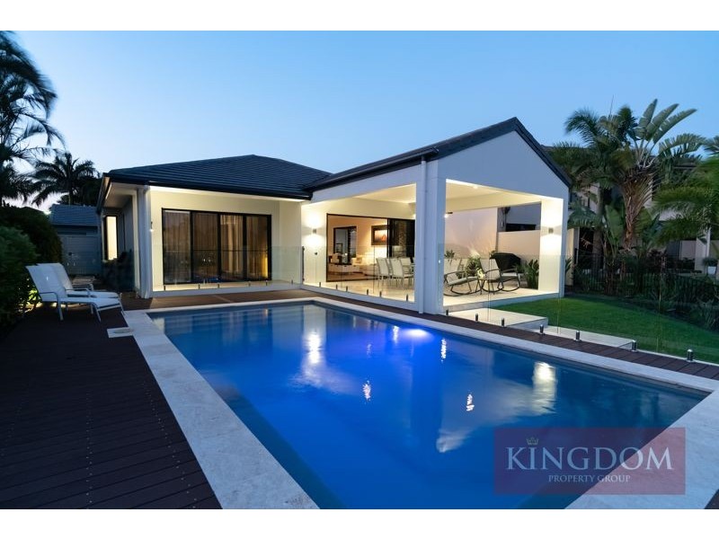 2137 Beaufort Way, Hope Island QLD 4212