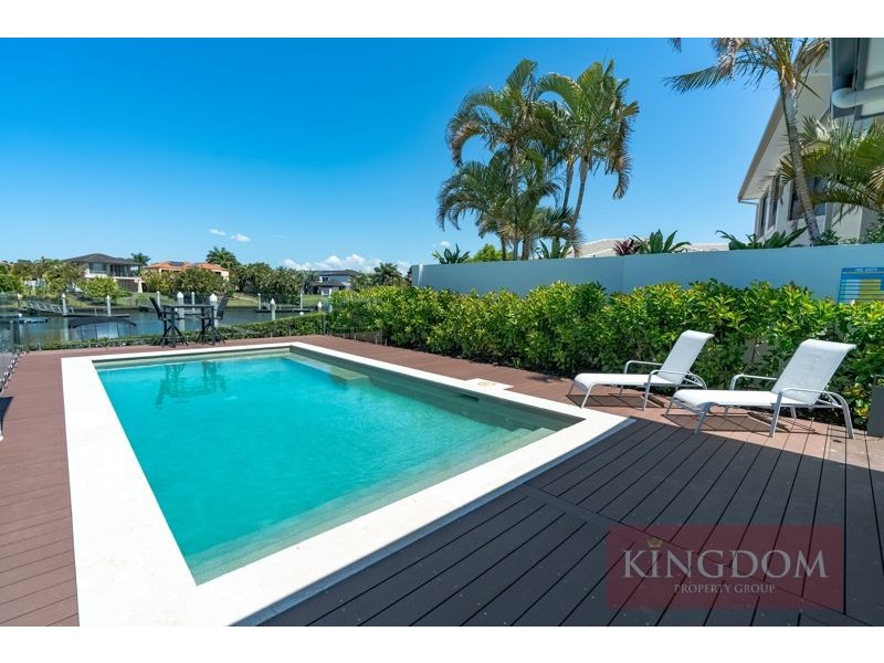 2137 Beaufort Way, Hope Island QLD 4212