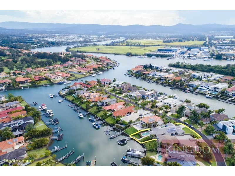 2137 Beaufort Way, Hope Island QLD 4212