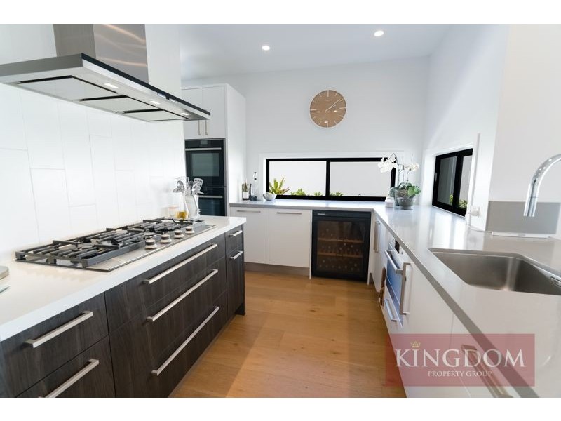 2137 Beaufort Way, Hope Island QLD 4212
