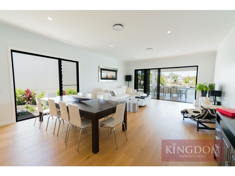 2137 Beaufort Way, Hope Island QLD 4212