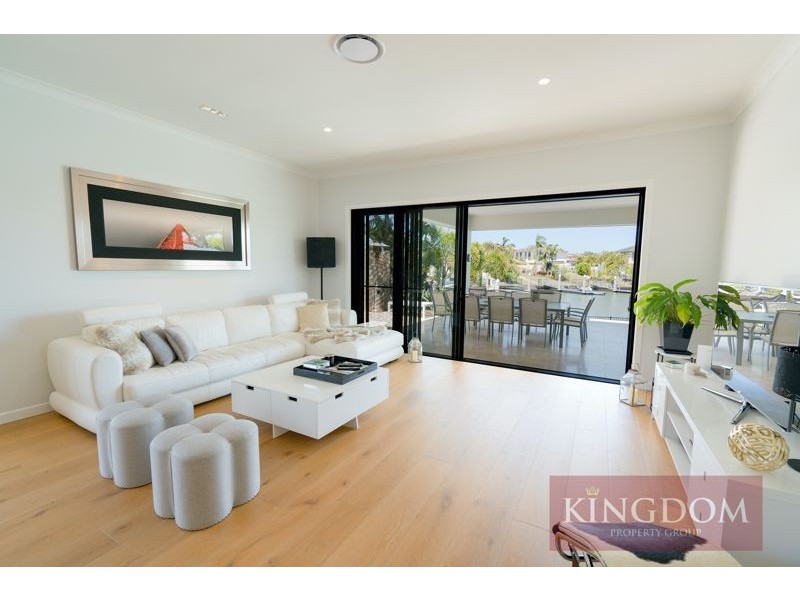2137 Beaufort Way, Hope Island QLD 4212