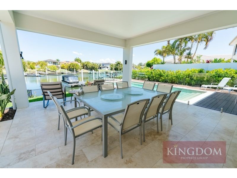 2137 Beaufort Way, Hope Island QLD 4212