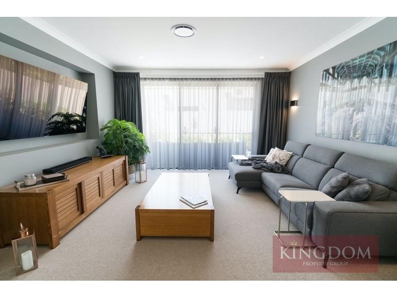 2137 Beaufort Way, Hope Island QLD 4212