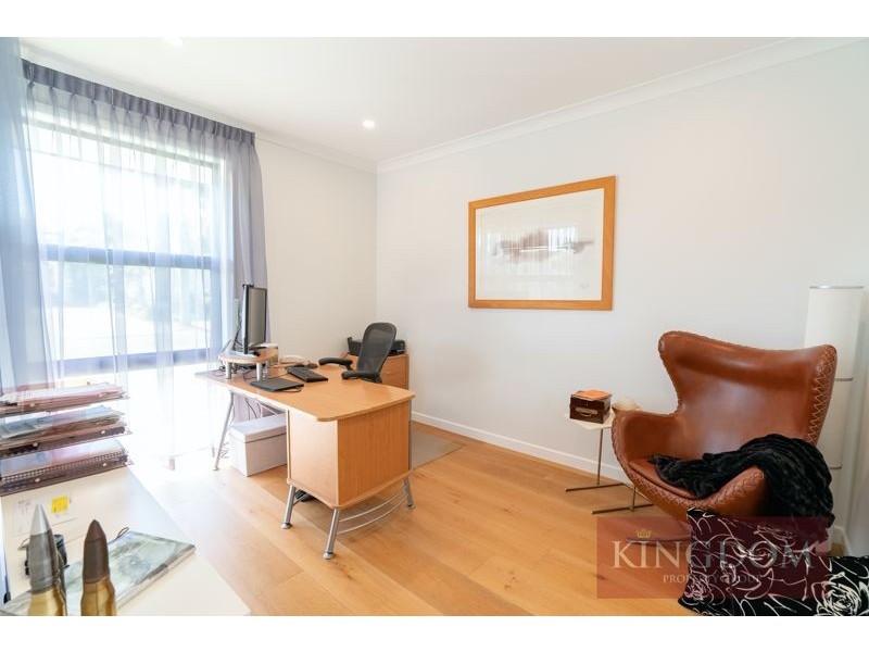 2137 Beaufort Way, Hope Island QLD 4212