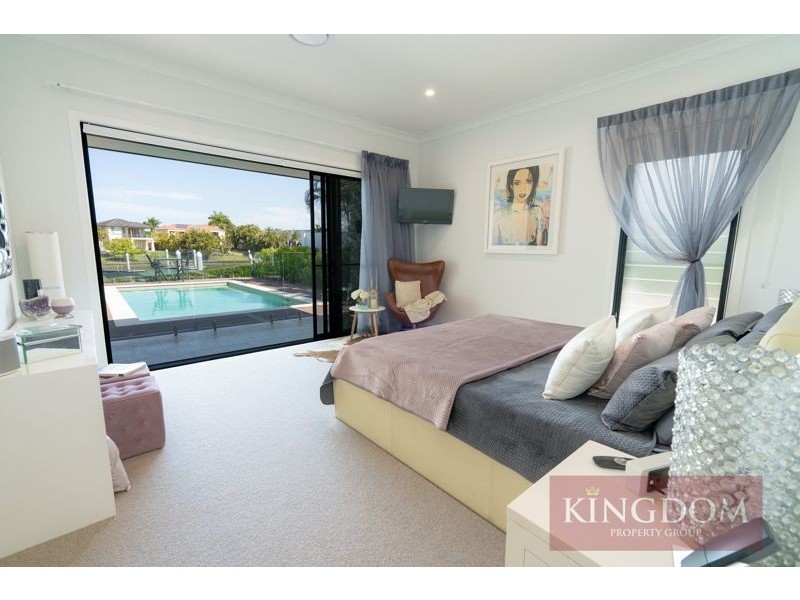 2137 Beaufort Way, Hope Island QLD 4212