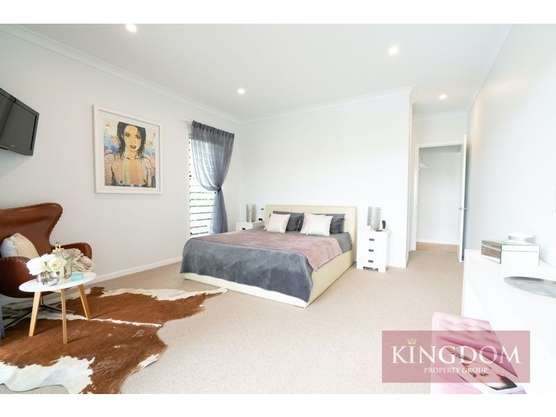 2137 Beaufort Way, Hope Island QLD 4212