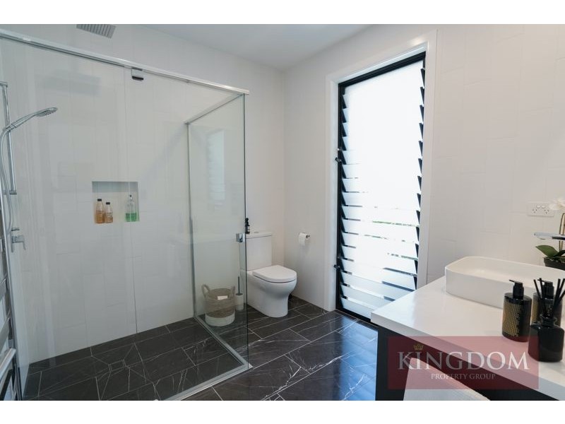 2137 Beaufort Way, Hope Island QLD 4212