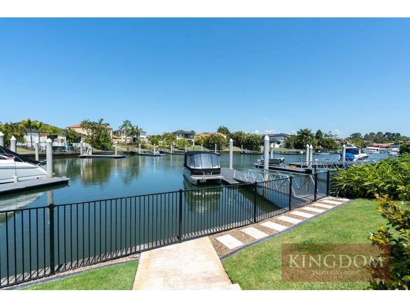 2137 Beaufort Way, Hope Island QLD 4212