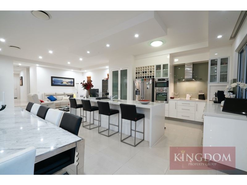 2504 Cressbrook Drive, Hope Island QLD 4212