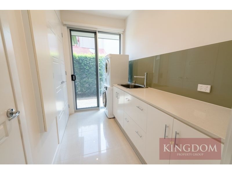 2504 Cressbrook Drive, Hope Island QLD 4212
