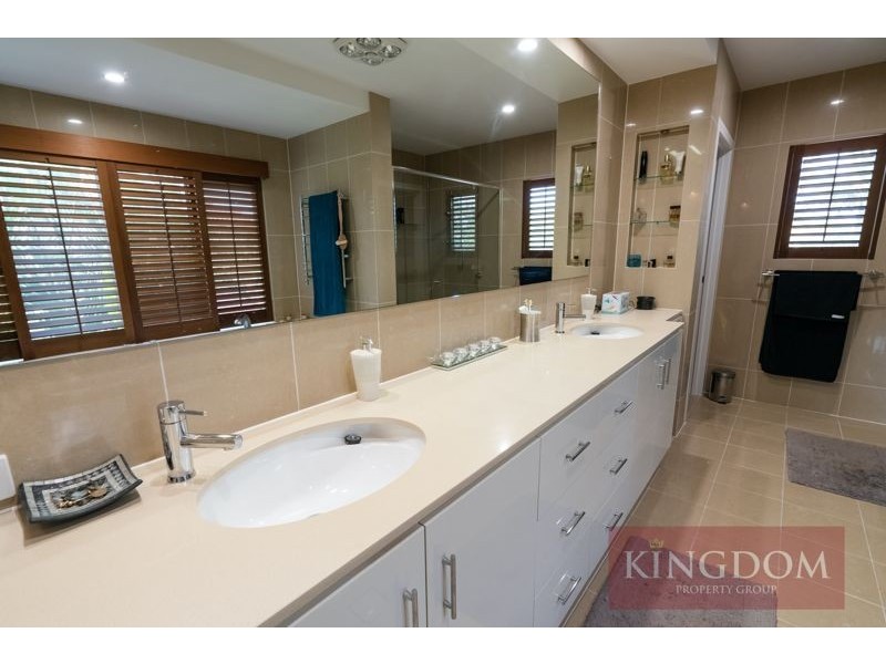 2504 Cressbrook Drive, Hope Island QLD 4212