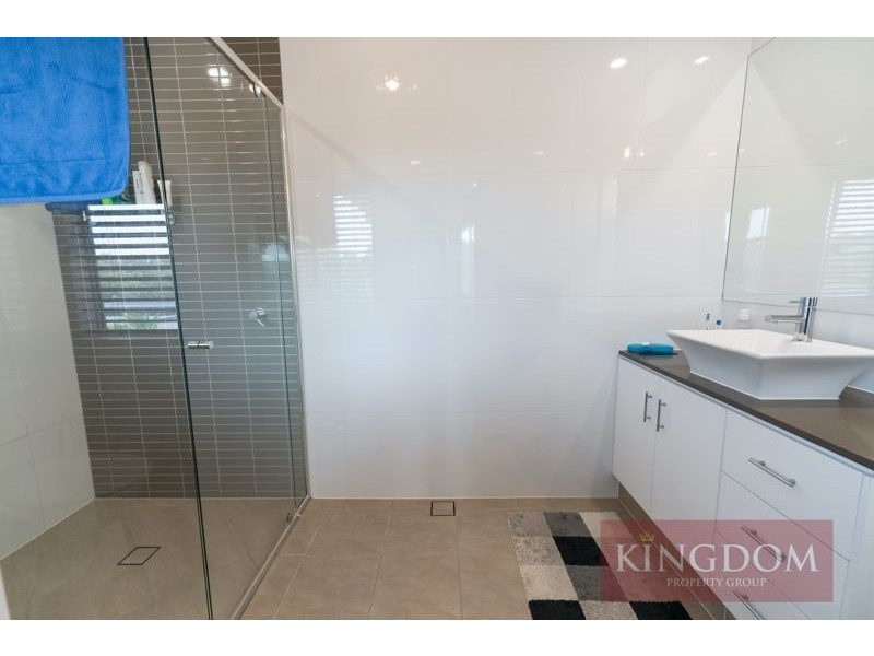 2504 Cressbrook Drive, Hope Island QLD 4212