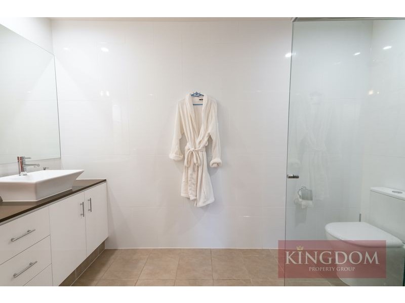 2504 Cressbrook Drive, Hope Island QLD 4212