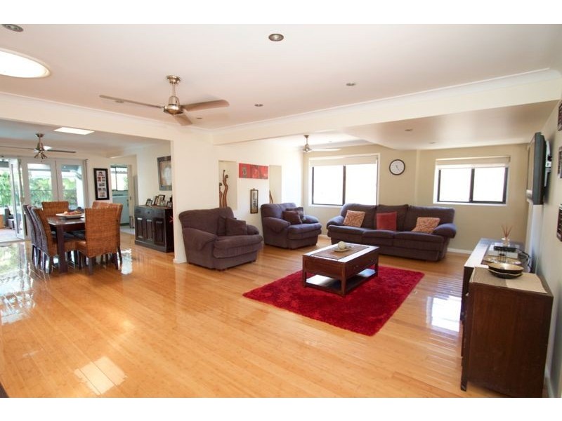 100 Griffith Road, Scarborough QLD 4020