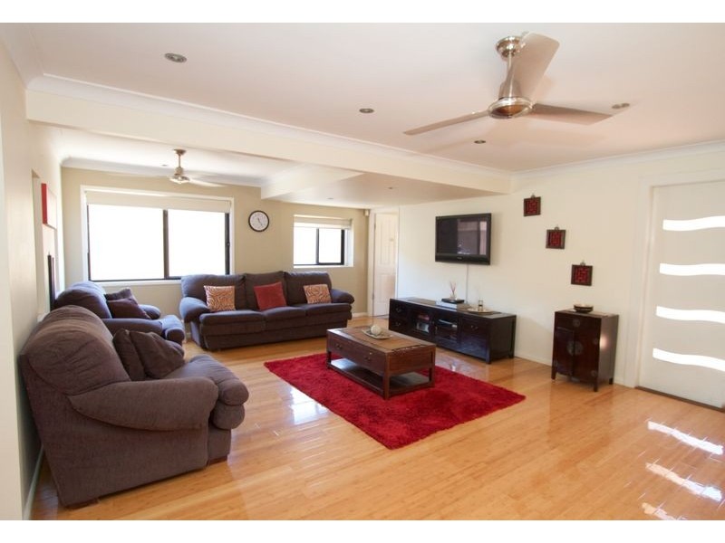 100 Griffith Road, Scarborough QLD 4020