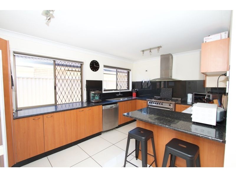 100 Griffith Road, Scarborough QLD 4020