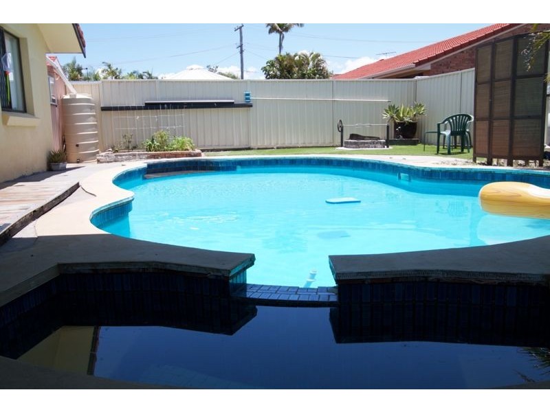 100 Griffith Road, Scarborough QLD 4020