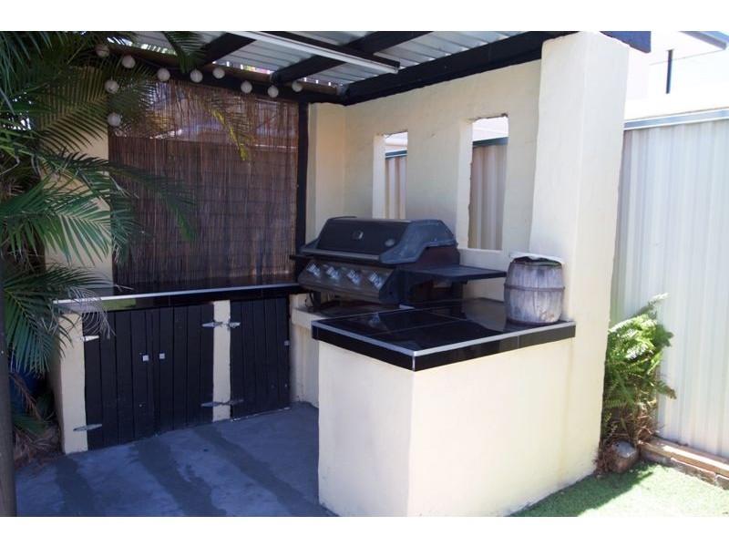 100 Griffith Road, Scarborough QLD 4020
