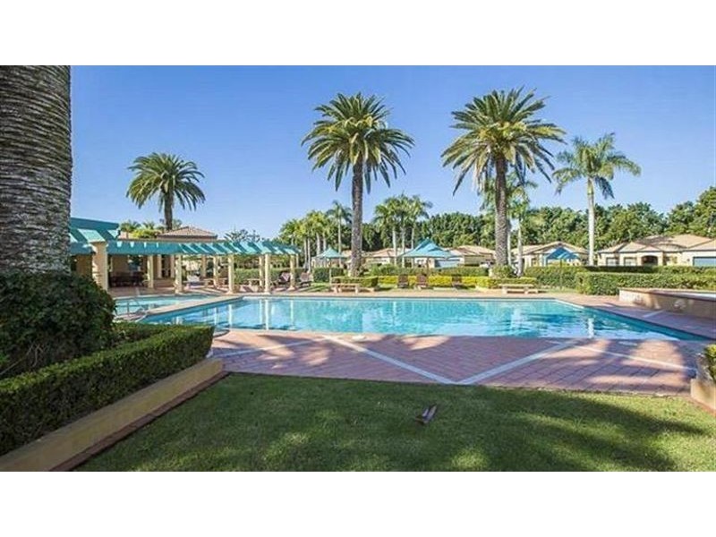 3281 Palladian Dr, Hope Island QLD 4212