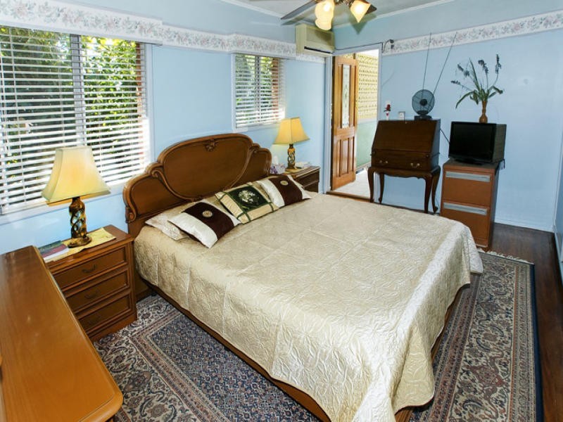 24 Palmtree Avenue, Scarborough QLD 4020